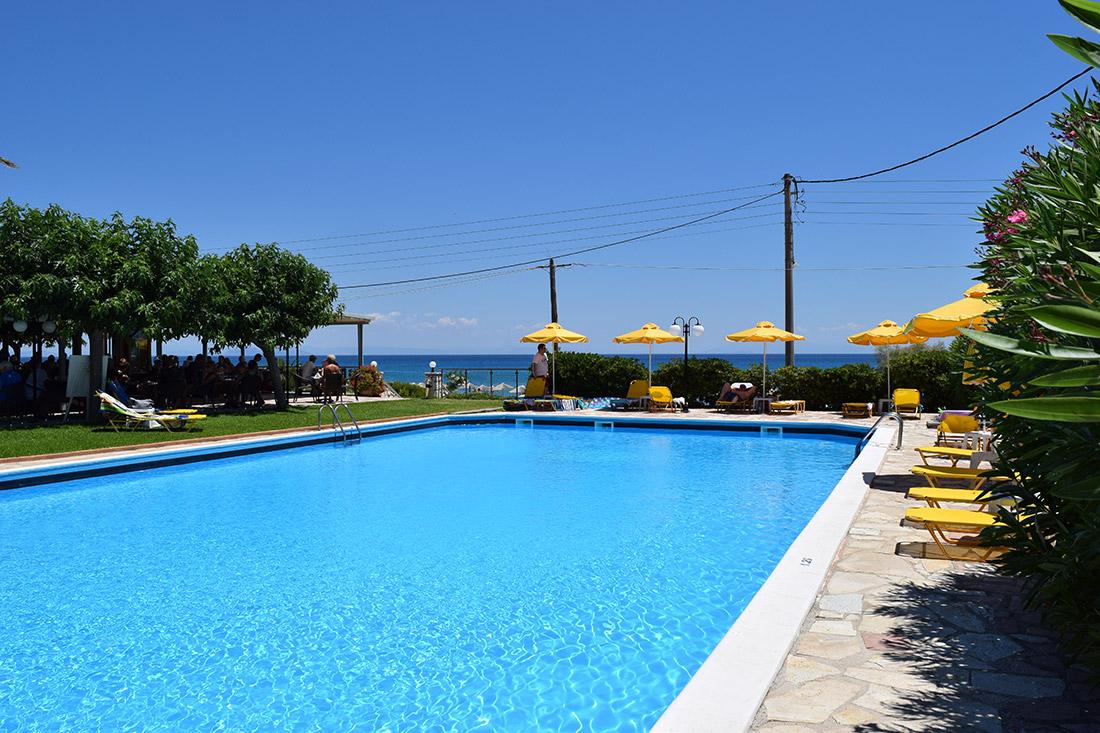 Paspalis 3*
